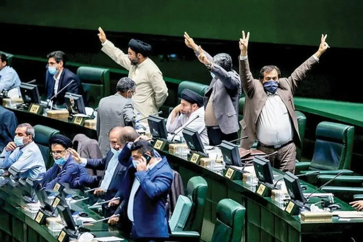 ۱۵۵ نماینده مجلس: سران نظام قانون حجاب را ابلاغ و اجرا کنند