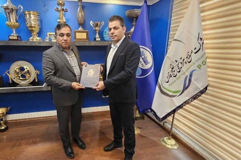 عموزاده: زلف همه تیمهای استقلال به موفقیت فوتبال گرده خورده است عموزاده: زلف همه تیمهای استقلال به موفقیت فوتبال گرده خورده است
